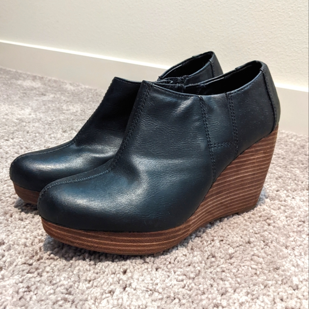 Dr. Scholl's black booties